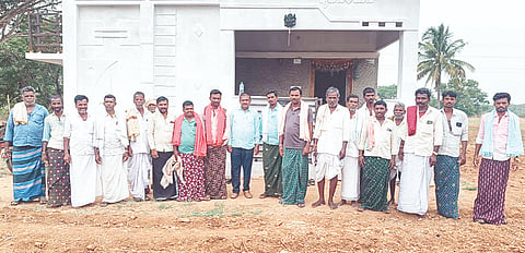 ಕೂಡ್ಲಿಗಿ ತಾಲೂಕಿನ ತುಪ್ಪಾಕನಹಳ್ಳಿಯಲ್ಲಿ ಅಖಿಲ ಭಾರತ ಕಿಸಾನ್ ಸಭಾ ಗ್ರಾಮ ಘಟಕಕ್ಕೆ ಚಾಲನೆ ನೀಡಲಾಯಿತು. 