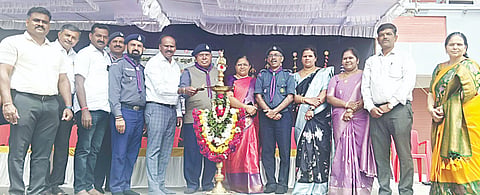 ಬೇಲೂರಿನ ಯುರೋಕಿಡ್ಸ್ ವಿದ್ಯಾ ವಿಕಾಸ ಪಬ್ಲಿಕ್ ಶಾಲೆಯಲ್ಲಿ ಆಯೋಜಿಸಿದ್ದ ಕಬ್ಸ್ ಬುಲ್ ಬುಲ್ಸ್, ಸ್ಕೌಟ್ಸ್ ಮತ್ತು ಗೈಡ್ಸ್ ಕಾರ್ಯಕ್ರಮವನ್ನು ಗಣ್ಯರು ಉದ್ಘಾಟಿಸಿದರು.