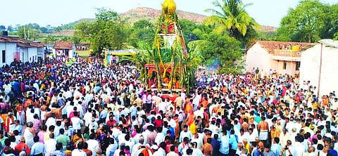  ಮುರಗೋಡದ  ಕೆಂಗೇರಿಯಲ್ಲಿ ಶ್ರೀ ಶಿವಚಿದಂಬರೇಶ್ವರ ಮಹಾರಥೋತ್ಸವ ಸಹಸ್ರಾರು ಭಕ್ತರ ನಡುವೆ ಸಂಭ್ರಮದಿಂದ ಜರುಗಿತು.