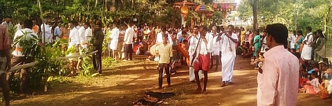 ಕೋಣನಕೆರೆ ಗ್ರಾಮದಲ್ಲಿ ಮೂಕಳ್ಳಿ ಮಾರಮ್ಮನ ಉತ್ಸವ ಮೂರ್ತಿ ಮೆರವಣಿಗೆ ವಿಜೃಂಭಣೆಯಿಂದ ನೆರವೇರಿತು. 