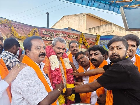 ಆದರ್ಶಗಳನ್ನು ಪಾಲಿಸೋಣ ideals