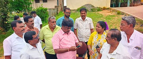 ಮಾಗಡಿಯಲ್ಲಿ ಬಿಜೆಪಿ ರಾಜ್ಯ ಹಿಂದುಳಿದ ವರ್ಗಗಳ ಕೋಶಾಧ್ಯಕ್ಷ ಎ.ಎಚ್.ಬಸವರಾಜು ಸುದ್ದಿಗಾರರೊಂದಿಗೆ ಮಾತನಾಡಿದರು. ಜಿಲ್ಲಾ ಉಪಾಧ್ಯಕ್ಷ ವೀರಭದ್ರಯ್ಯ, ಎಂ.ಆರ್.ರಾಘವೇಂದ್ರ, ಭಾಸ್ಕರ್, ಕೆಂಚನಹಳ್ಳಿ ಕಿರಣ್, ಮಾರಪ್ಪ, ಶಶಿಧರ್ ಇದ್ದರು.