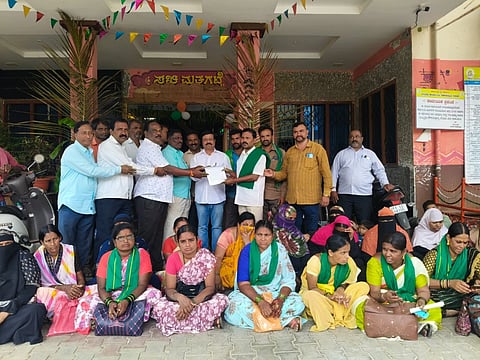 ಮನವಿ ಸಲ್ಲಿಕೆ