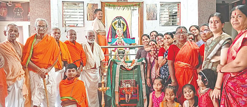 ಭಾವಿಯ ಉತ್ತರಾದಿ ಮಠದಲ್ಲಿ ಶುಕ್ರವಾರ ರಾಮನವಮಿ ನಿಮಿತ್ತ ಶ್ರೀರಾಮಚಂದ್ರ ದೇವರ ತೊಟ್ಟಿಲೋತ್ಸವ ನಡೆಯಿತು. ತಿರುಮಲಾಚಾರ್ಯ ಜೋಷಿ, ಮೋಹನರಾವ ಕುಲಕರ್ಣಿ, ಹಣಮಂತ್ರಾವ ಕುಲಕರ್ಣಿ, ನರಸಿಂಹರಾವ ಕುಲಕರ್ಣಿ, ಚಂದ್ರಕಲಾ, ಭೂದೇವಿ, ಸುಮಂಗಲಾ ಇದ್ದರು.
