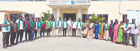 ಹೆದ್ದಾರಿ ದುರಸ್ತಿಗೊಳಿಸಿ ಟೋಲ್​ ಸಂಗ್ರಹಿಸಿ highway tolls