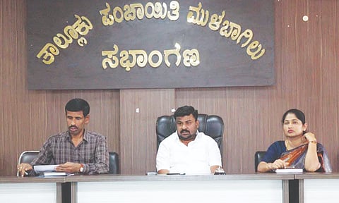 ಸಮಸ್ಯಗೆ ಮುಕ್ತಿ ನೀಡಲು ಹಳ್ಳಿಗಳಿಗೆ villages 