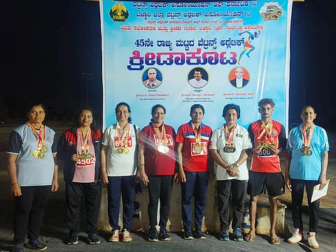 ರಾಜ್ಯಮಟ್ಟದ 45ನೇ  ಅಥ್ಲೆಟಿಕ್ಸ್ ಕ್ರೀಡಾಕೂಟ, ವೆಂಟ್ರನ್ಸ್ ಅಥ್ಲೆಟಿಕ್ ಅಸೋಸಿಯೇಷನ್ ಆಫ್ ಕರ್ನಾಟಕ ಮತ್ತು ಯುವ ಸಬಲೀಕರಣ ಮತ್ತು ಕ್ರೀಡಾ ಇಲಾಖೆ ಬಳ್ಳಾರಿ ಇವರ ಸಯುಕ್ತ ಆಶ್ರಯದಲ್ಲಿ ಬಳ್ಳಾರಿಯ ಜಿಲ್ಲಾ ಕ್ರೀಡಾಂಗಣದಲ್ಲಿ ನಡೆದ ಕ್ರೀಡಾಕೂಟದಲ್ಲಿ ಭಾಗವಹಿಸಿ ವಿಜೇತರಾದ ಕೊಡಗಿನ ಕ್ರೀಡಾಪಟುಗಳು.