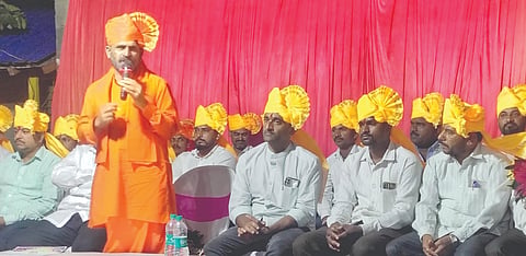 ನಂದಗಾಂವ ಗ್ರಾಮದಲ್ಲಿ ಭರಮದೇವರ ಜಾತ್ರೋತ್ಸವ ಅಂಗವಾಗಿ ಹಮ್ಮಿಕೊಂಡಿದ್ದ ಕಬಡ್ಡಿ ಪಂದ್ಯಾವಳಿಯಲ್ಲಿ ಅಮರೇಶ್ವರ ಮಹಾರಾಜರು ಮಾತನಾಡಿದರು. ಸತ್ಯಪ್ಪ ಬಾಗೆಣ್ಣವರ, ಅಣ್ಣಾಸಾಬ ಪಾಟೀಲ, ಕಿರಣ ಗೊಂದಳಿ ಇತರರಿದ್ದರು.