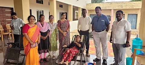 ಸದಲಗಾ ಸರ್ಕಾರಿ ಪ್ರಥಮ ದರ್ಜೆ ಕಾಲೇಜಿನಲ್ಲಿ ರಕ್ತದಾನ ಶಿಬಿರ ಜರುಗಿತು. ಸುಜಾತಾ ಮಗದುಮ್ಮ, ಡಾ.ಎಸ್.ಎನ್. ಪಾಟೀಲ, ಡಾ.ಸೀಮಾ, ಡಾ.ಸಂಜೀವಿನಿ ಇತರರಿದ್ದರು.