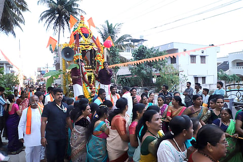 ಬೈಲಹೊಂಗಲದಲ್ಲಿ ದುರ್ಗಾಪರಮೇಶ್ವರಿ ರಥೋತ್ಸವ ಅದ್ದೂರಿಯಾಗಿ ಜರುಗಿತು.