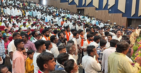 ಶಾಸಕ ಪ್ರದೀಪ್‌ ಈಶ್ವರ್‌ ಭಾಗಿ ಕಾರ್ಯಕ್ರಮದಲ್ಲಿ ಗಲಾಟೆಯ ದೃಶ್ಯ