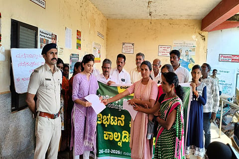  ಜನಶಕ್ತಿ ಸಂಘಟನೆ ಸದಸ್ಯರು ಕೊಪ್ಪ ತಹಸೀಲ್ದಾರ್ ಲಿಖಿತ ಮೋಹನ್ ಮನವಿಗೆ ಮನವಿ ಸಲ್ಲಿಸಿದರು.  