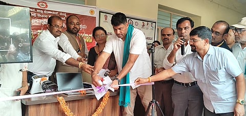 ಪಾಂಡವಪುರ ಪಟ್ಟಣದಲ್ಲಿ ಕ್ಷಯರೋಗ ಪತ್ತೆ ಹಚ್ಚುವ ಕಾರ್ಯಕ್ರಮಕ್ಕೆ ಶಾಸಕ ದರ್ಶನ್ ಪುಟ್ಟಣ್ಣಯ್ಯ ಚಾಲನೆ ನೀಡಿದರು.