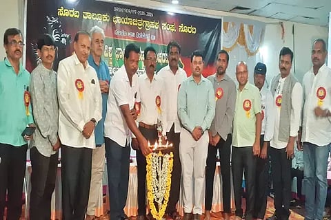ಸೊರಬದಲ್ಲಿ ತಾಲೂಕು ಛಾಯಾಗ್ರಾಹಕರ ಸಂಘದಿಂದ ಹಮ್ಮಿಕೊಂಡಿದ್ದ ವಿಶ್ವ ಛಾಯಾಗ್ರಹಣ ದಿನಾಚರಣೆಯನ್ನು ಒ.ಬಿ.ರಾಜಶೇಖರಪ್ಪ ಉದ್ಘಾಟಿಸಿದರು. ಕೆ.ಟಿ.ಶ್ರೀನಿವಾಸ್, ಬಿ.ಈಶ್ವರ್, ಶ್ರೀಪಾದ ಬಿಚ್ಚುಗತ್ತಿ ಇತರರಿದ್ದರು.