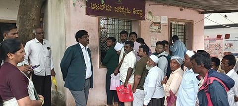 Haveri, DC Visits, Tahasildar, Office, 