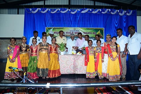 ಕನಕಪುರ ತಾಲೂಕು ಶೆಟ್ಟಿಕೆರೆದೊಡ್ಡಿಯಲ್ಲಿ ಹಮ್ಮಿಕೊಂಡಿದ್ದ ಮಕ್ಕಳಿ ಚಿಗುರು ಸಾಂಸ್ಕೃತಿಕ ಕಾರ್ಯಕ್ರಮದಲ್ಲಿ ರಾಮೇಗೌಡ, ಸತೀಶ್, ಶಿವಣ್ಣ, ಕೆ.ಕಾಳಯ್ಯ ಇದ್ದರು.