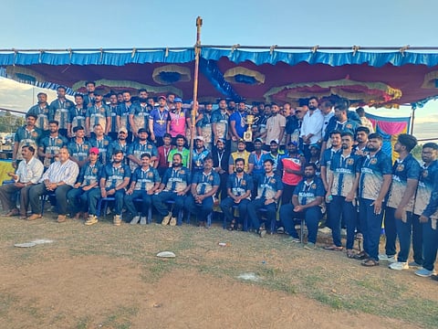 Immadi Pulikeshi opens for cricket tournament