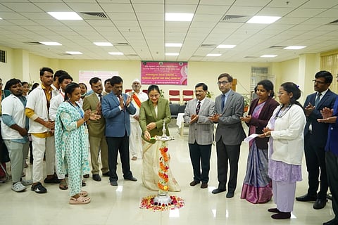 ಬಳ್ಳಾರಿ ಜಿಲ್ಲಾ ನ್ಯಾಯಾಲಯದಲ್ಲಿ ಆಯೋಜಿಸಿದ್ದ ಉಚಿತ ಆರೋಗ್ಯ ತಪಾಸಣಾ ಶಿಬಿರವನ್ನು ನ್ಯಾಯಾಧೀಶೆ ಕೆ.ಜಿ. ಶಾಂತಿ ಉದ್ಘಾಟಿಸಿದರು. ನ್ಯಾಯಾಧೀಶರಾದ ಬಿ.ಜಿ.ಪ್ರಮೋದ, ರಾಜೇಶ್.ಎನ್.ಹೊಸಮನೆ, ರಾಘವೇಂದ್ರ ಗೌಡ.ಬಿ.ಜಿ., ವೆಂಕಟೇಶ್, ನಾಗೇಶ್ ನಾಯ್ಕ ಇತರರಿದ್ದರು.