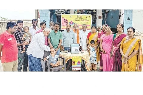 ಘಟ್ಟಿರಡ್ಡಿಹಾಳದಲ್ಲಿ ಹಮ್ಮಿಕೊಂಡ ಪಲ್ಸ್ ಪೋಲಿಯೋ ಕಾರ್ಯಕ್ರಮಕ್ಕೆ ತಾಪಂ ಮಾಜಿ ಸದಸ್ಯ ಶರಣಪ್ಪ ಗೌಡ ಪಾಟೀಲ ಚಾಲನೆ ನೀಡಿದರು. ಪ್ರಮುಖರಾದ ಶೇಖಮ್ಮ, ಯಂಕಮ್ಮ, ಪಾರವ್ವ, ಸುವರ್ಣ, ಫಕೀರಮ್ಮ, ಶರಣಯ್ಯ, ಹನುಮಂತ, ಶಂಕ್ರಪ್ಪ, ಗವಿಸಿದ್ದಪ್ಪ  ಇತರರಿದ್ದರು.