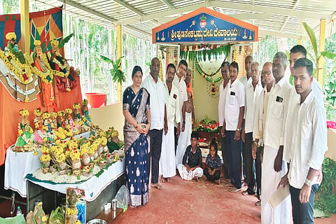 ಬೀರೂರಿನ ಶ್ರೀಹುಣಸೇಕಟ್ಟಮ್ಮ ದೇವಿಯ ಪುನರ್ ಪ್ರತಿಷ್ಠಾಪನೆ ಹಾಗೂ ನೂತನ ದೇವಾಲಯ ಪ್ರವೇಶ ಮಹೋತ್ಸವ ವಿಜೃಭಣೆಯಿಂದ ನಡೆಯಿತು.