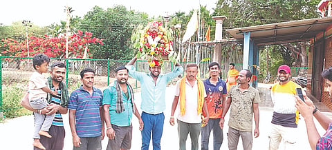 Donnere villagers pray for rain