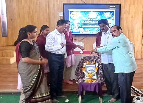 ಲಕ್ಷ್ಮೇಶ್ವರದ ಸ್ಕೂಲ್ ಚಂದನದಲ್ಲಿ ಶನಿವಾರ ರಾಷ್ಟ್ರೀಯ ವಿಜ್ಞಾನ ದಿನ (Science Day) ಆಚರಿಸಲಾಯಿತು.