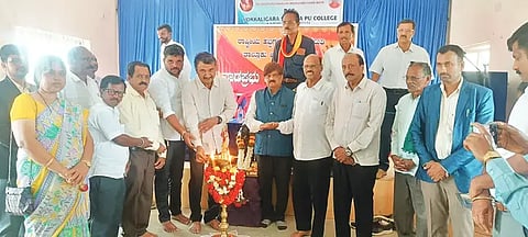 ಮೂಡಿಗೆರೆಯಲ್ಲಿ ಏರ್ಪಡಿಸಿದ್ದ ನಾಡಪ್ರಭು ಕೆಂಪೇಗೌಡ ಜಯಂತಿಯನ್ನು ಉಪಸಭಾಪತಿ ಎಂ.ಕೆ.ಪ್ರಾಣೇಶ್ ಉದ್ಘಾಟಿಸಿದರು. ಬ್ರಿಜೇಶ್ ಕಡಿದಾಳ್, ಬಿ.ಎಸ್.ಜಯರಾಂ, ಡಿ.ಕೆ.ಲಕ್ಷ್ಮಣ್ ಗೌಡ, ಬಿ.ಆರ್.ಬಾಲಕೃಷ್ಣ, ಎಚ್.ಜಿ.ಸುರೇಂದ್ರ, ಟಿ.ಎಂ.ಗಜೇಂದ್ರ ಇತರರಿದ್ದರು.