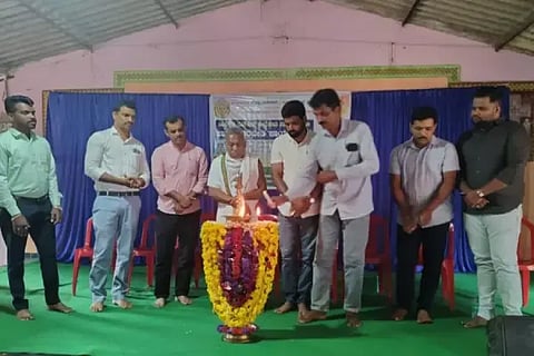 ತುಮರಿಯಲ್ಲಿ ಆಯೋಜಿಸಿದ್ದ ಸ್ಪರ್ಧಾತ್ಮಕ ಪರೀಕ್ಷೆಗಳ ಉಚಿತ ತರಬೇತಿ ಶಿಬಿರದಲ್ಲಿ ಎಸ್.ರಾಮಪ್ಪ, ಹರೀಶ್, ಎಚ್.ಆರ್.ಹರೀಶ್, ಎಚ್.ಆರ್.ರವಿಕುಮಾರ್ ಇತರರಿದ್ದರು.