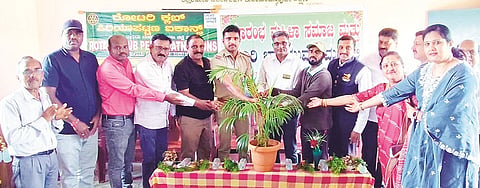 ಬೆಟ್ಟದಪುರದ ಅನಿಕೇತನ ಪದವಿ ಕಾಲೇಜಿನಲ್ಲಿ ಆಯೋಜಿಸಿದ್ದ ಜಾಗೃತಿ ಕಾರ್ಯಕ್ರಮವನ್ನು ಗಣ್ಯರು ಉದ್ಘಾಟಿಸಿದರು. ಅಜಯ್ ಕುಮಾರ್, ಟಿ.ಎಸ್.ಹರೀಶ್, ಗುರುದೇವ, ಕೆ.ರಮೇಶ್, ಜಿ.ಎಸ್.ನಾಗರಾಜ್, ಸಿ.ಎನ್.ವಿಜಯ್, ಡಾ.ಜೆ.ಸೋಮಣ್ಣ ಇದ್ದರು.