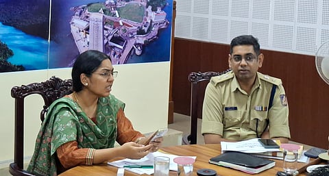 ಜಿಲ್ಲಾಧಿಕಾರಿ ಕೆ.ಲಕ್ಷ್ಮೀಪ್ರಿಯಾ ಅವರು ಸಭೆ ನಡೆಸಿದರು. 