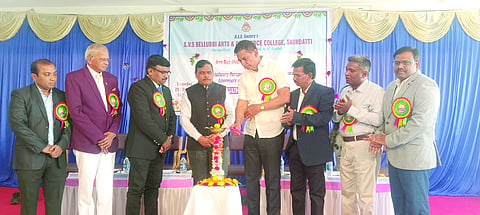 ಸಮ್ಮೇಳನವನ್ನು ವಿರೂಪಾಕ್ಷ ಮಾಮನಿ ಉದ್ಘಾಟಿಸಿದರು. ಬಿ.ವಿ.ಮಲಗೌಡರ, ಪ್ರೊ.ಡಾ.ಕೆ.ಶ್ರೀಕರುಣಾಕರನ್ ಇತರರಿದ್ದರು.