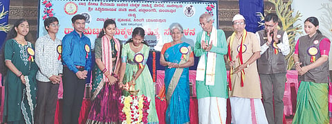 ಹಟ್ಟಿಯಂಗಡಿ ಶ್ರೀ ಸಿದ್ಧಿವಿನಾಯಕ ವಸತಿಶಾಲೆಯಲ್ಲಿ ನಡೆದ ರಾಜ್ಯಮಟ್ಟದ ಮಕ್ಕಳ ಸಾಹಿತ್ಯ ಸಮ್ಮೇಳನವನ್ನು ಧನ್ಯಶ್ರೀ ಉದ್ಘಾಟಿಸಿದರು