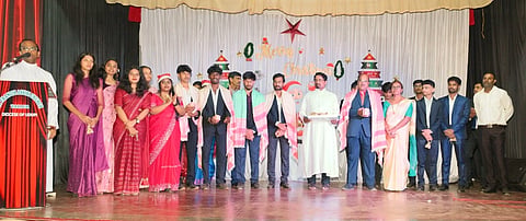 ತಲ್ಲೂರು ಸಂತ ಫ್ರಾನ್ಸಿಸ್ ಆಸ್ಸಿಸಿ ದೇವಾಲಯದಲ್ಲಿ ಯೇಸು ಕ್ರಿಸ್ತರ ಜನ್ಮೋತ್ಸವವನ್ನು ಸಂಭ್ರಮದ ದಿವ್ಯ ಬಲಿ ಪೂಜೆಯೊಂದಿಗೆ ಆಚರಿಸಲಾಯಿತು.