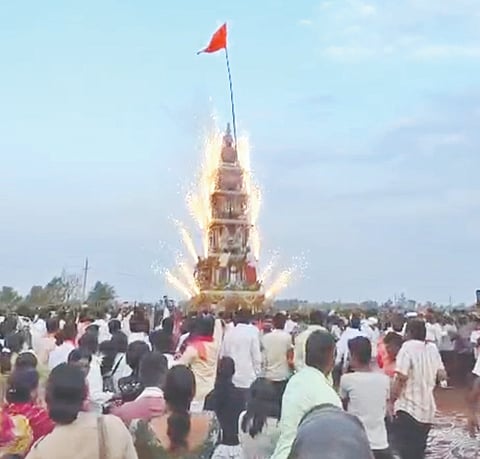 ಚಿಟಗುಪ್ಪ ತಾಲೂಕಿನ ಸುೇತ್ರ ರಾಂಪುರದಲ್ಲಿ ಶನಿವಾರ ಶ್ರೀ ರಾಮನ ಅದ್ದೂರಿ ರಥೋತ್ಸವ ಜರುಗಿತು.