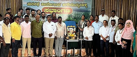 ಹಗರಿಬೊಮ್ಮನಹಳ್ಳಿ ಪುರಸಭೆಯಲ್ಲಿ ಸಾಹಿತಿ ಕುವೆಂಪು ಜನ್ಮದಿನವನ್ನು ಸೋಮವಾರ ಆಚರಿಸಲಾಯಿತು.