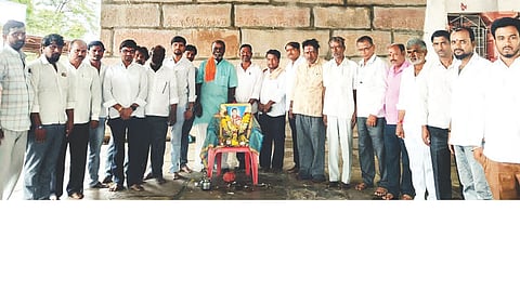 ಮುದಗಲ್ ರಾಮಲಿಂಗೇಶ್ವರ ದೇಗುಲದಲ್ಲಿ ಹಡಪದ ಅಪ್ಪಣ್ಣನವರ ಜಯಂತಿ ಆಚರಿಸಲಾಯಿತು. ಪ್ರಮುಖರಾದ ರಮೇಶ ಕಂದಗಲ್, ಈರಣ್ಣ ಹಡಪದ, ಮಹಾಂತೇಶ ಇಟ್ಟಂಗಿ ಕಾಶಿನಾಥ ಇತರರಿದ್ದರು.