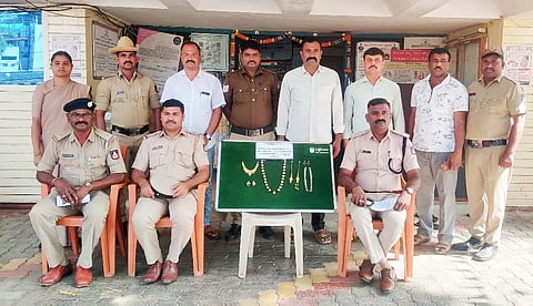 ಪೊಲೀಸರ ವಶ ಪಡಿಸಿಕೊಂಡ ಚಿನ್ನಾಭರಣ