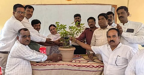 ಸಿರಗುಪ್ಪದಲ್ಲಿ ಜನಗಣತಿ ಗಣತಿದಾರರು ಹಾಗೂ ಮೇಲ್ವಿಚಾರಕರ ತರಬೇತಿ ಕಾರ್ಯಾಗಾರವನ್ನು ತಹಸೀಲ್ದಾರ್ ಗೌಸೀಯಾ ಬೇಗಂ ಉದ್ಘಾಟಿಸಿದರು.