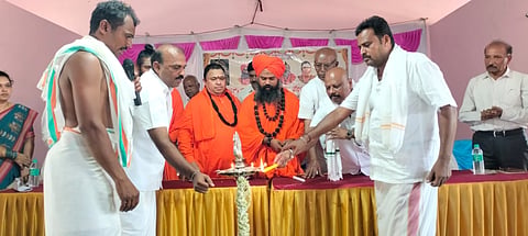 Everyone should participate in divine works.