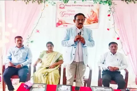 ಶಿಕಾರಿಪುರದ ಬಾಪೂಜಿ ವಿದ್ಯಾಸಂಸ್ಥೆಯಲ್ಲಿ ಏರ್ಪಡಿಸಿದ್ದ ಗುರುಪೂರ್ಣಿಮೆ ಕಾರ್ಯಕ್ರಮದಲ್ಲಿ ಬಿ.ಪಾಪಯ್ಯ ಮಾತನಾಡಿದರು. ರಾಘವೇಂದ್ರ ಕುಲಕರ್ಣಿ, ರತ್ನಮ್ಮ ಇತರರಿದ್ದರು.