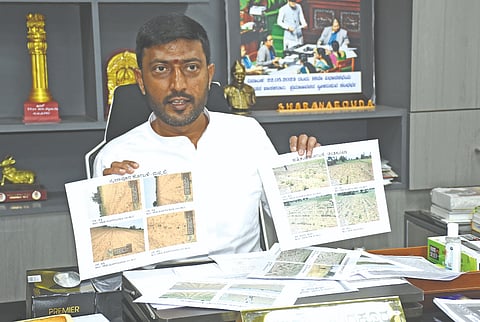 ಗುರುಮಠಕಲ್ ಕ್ಷೇತ್ರದಲ್ಲಿ ಬೆಳೆ ಹಾನಿಯಾದ ಬಗ್ಗೆ ಜಿಲ್ಲಾಡಳಿತ ಸರ್ಕಾರಕ್ಕೆ ಪೋಟೋಸಮೇತ ವರದಿ ಕಳಿಸಿದ್ದನ್ನು ಶಾಸಕ ಶರಣಗೌಡ ಕಂದಕೂರ ಶನಿವಾರ ಯಾದಗಿರಿಯಲ್ಲಿ ಮಾಧ್ಯಮದ ಮುಂದೆ ಪ್ರದರ್ಶಿಸಿದರು.