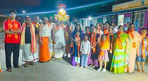 ಶ್ರೀರಾಮನವಮಿ ಅಂಗವಾಗಿ ಬೆಟ್ಟದಪುರದ ಶ್ರೀ ಕೋದಂಡರಾಮ ಸ್ವಾಮಿ ದೇವಾಲ ಸಮಿತಿವತಿಯಿಂದ ಗ್ರಾಮದ ಪ್ರಮುಖ ರಸ್ತೆಗಳಲ್ಲಿ ಶ್ರೀರಾಮನ ಉತ್ಸವವು ಸಡಗರ ಸಂಭ್ರಮದಿಂದ ನಡೆಯಿತು.ನಾಗರಾಜ್, ಭಾರದ್ವಾಜ್ ಕೃಷ್ಣಪ್ರಸಾದ್, ಕೃಷ್ಣ ಇದ್ದರು. 