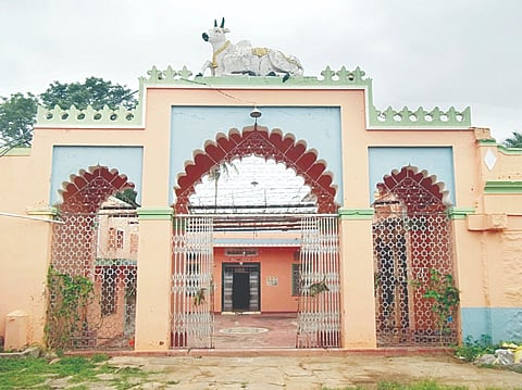 ಬೆಟ್ಟದಪುರ ಕನ್ನಡ ಮಠ.