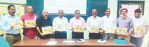 ಡಯಟ್ ಸಂಸ್ಥೆಯಲ್ಲಿ ಇಂಗ್ಲಿಷ್ ಕಲಿಕಾ ಪುಸ್ತಕವನ್ನು ರಾಮಚಂದ್ರರಾಜೇ ಅರಸ್ ಬಿಡುಗಡೆಗೊಳಿಸಿದರು. ಎನ್.ವಿ.ಸ್ವಾಮಿ, ಎಂ.ಕೃಷ್ಣಪ್ಪ, ಡಾ ಸದಾಶಿವಯ್ಯ ಪಲ್ಲೇದ್, ವಿಕ್ರಾಂತ್ ಕೇಳ್ಕರ್, ರತ್ನಕುಮಾರ್ ಇತರರು ಇದ್ದರು.