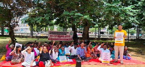 ಆಹಾರ ಕಿಟ್ ಗಾಗಿ ಆದಿವಾಸಿಗಳು ನಡೆಸುತ್ತಿದ್ದ ಧರಣಿ ಅಂತ್ಯ 