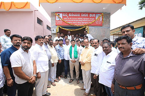 ಚಿಕ್ಕಬಳ್ಳಾಪುರದಲ್ಲಿ ಕುಡಿಯುವ ನೀರಿನ ಘಟಕಕ್ಕೆ ಸಂಸದ ಡಾ ಕೆ.ಸುಧಾಕರ್‌ ಚಾಲನೆ ನೀಡಿದರು.