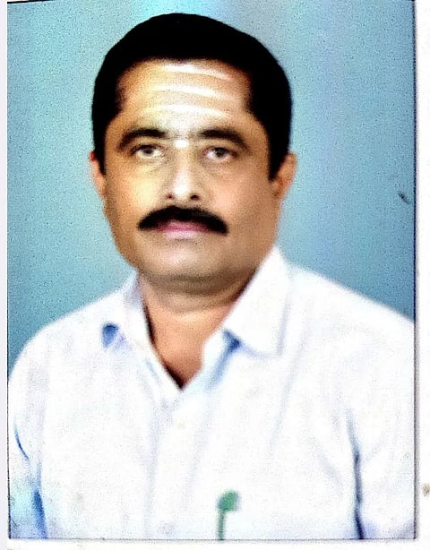 ಶಿಣಾಧಿಕಾರಿ ಪ್ರಕಾಶ ಹಿರೇಮಠ