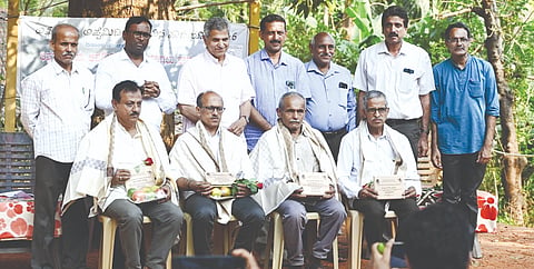ಅಪ್ಪೆಮಿಡಿ ಸಂರಕ್ಷಕರನ್ನು ಬಾಳೂರಿನಲ್ಲಿ ನಡೆದ ಕಾರ್ಯಾಗಾರದಲ್ಲಿ ಸನ್ಮಾನಿಸಲಾಯಿತು. ಜೀವವೈವಿಧ್ಯ ಮಂಡಳಿ ಅಧ್ಯಕ್ಷ ವಡ್ನಾಳ್ ಜಗದೀಶ,  ಪ್ರಸನ್ನ ತುಮರಿ, ಉಷಾ ಕಬ್ಬೇರ, ಅರುಣ್, ಅನಂತ ಹೆಗಡೆ ಅಶೀಸರ ಇದ್ದರು. 