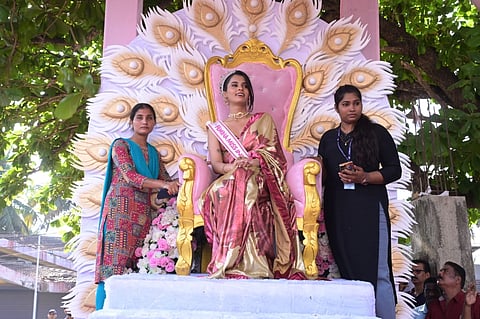 Miss India  ಸೈಲ್‌ ಅವರಿಗೆ ಕಾರವಾರದಲ್ಲಿ ಅದ್ದೂರಿ ಸ್ವಾಗತ ಕೋರಲಾಯಿತು. 