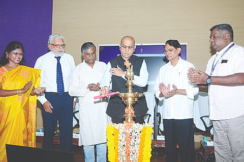 ಮೈಸೂರಿನ ಭಾರತೀಯ ಭಾಷಾ ಸಂಸ್ಥಾನದಲ್ಲಿ 58ನೇ ಸಂಸ್ಥಾಪನಾ ದಿನಾಚರಣೆ ಆಯೋಜಿಸಲಾಗಿತ್ತು.  ಡಾ.ಕೆ.ಶ್ರೀನಿವಾಸರಾವ್, ಪ್ರೊ.ರಾಜೇಶ್ ಸಚ್ದೇವ್, ಪ್ರೊ. ಬಸವರಾಜ ಕೊಡಗುಂಟಿ, ಪ್ರೊ. ಉಮರಾಣಿ ಪಪ್ಪುಸ್ವಾಮಿ ಇತರರು ಇದ್ದರು.